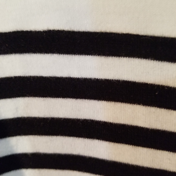 NWOT LG Karen Scott black & white top - Picture 7 of 8